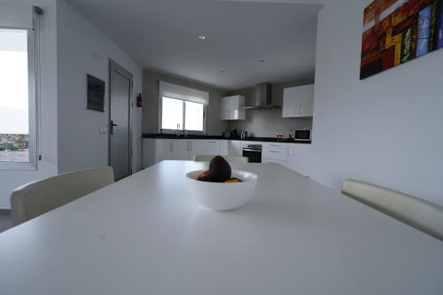 ห้องครัว, Casa Achaman - Contemporary style villa with outstanding views in ยาอิซา