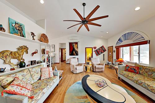 Exceptional Vacation Home in Joshua Tree home - image 3