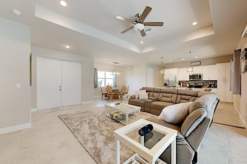 Desirable SW Home - Private Heated Saltwater Pool home - image 6