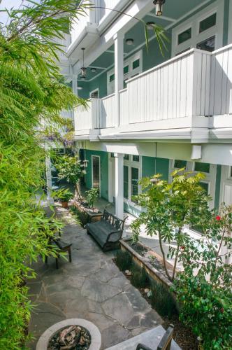 Pacific Blue Inn - 정원