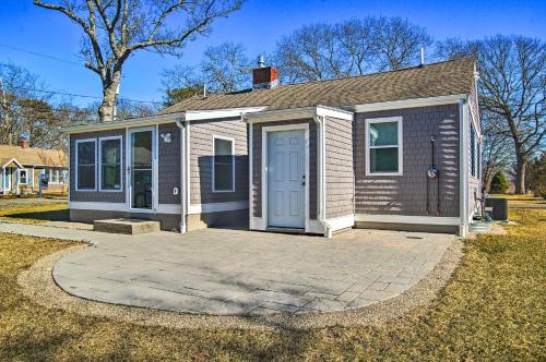 Updated Buzzards Bay Beach Cottage Walk to Shore!