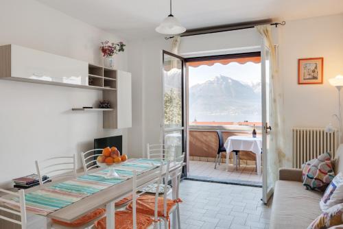 APT with Balcony & Lake View!