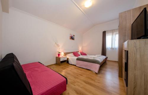 Apartments Vladimir 2835 - image 3