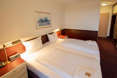 2 twin beds