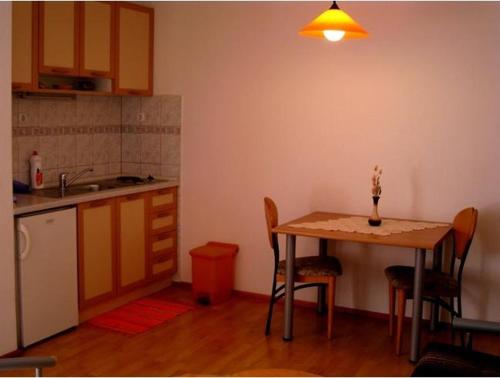 Studio apartment in Bol with sea view, balcony, air conditioning, Wi-Fi (3417-3)