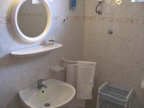 Room in Trogir with Seaview, Air condition, WIFI, Washing machine (4655-5)