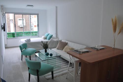 Chic & bright apartment in Recoleta, Буэнос-Айрес