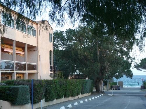 Hôtel les Eucalyptus - Hotel - Cavalaire-sur-Mer