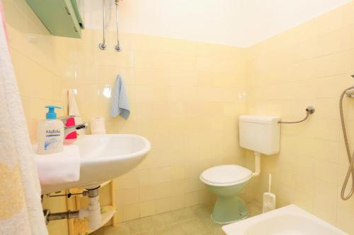 Rooms with a parking space Brela, Makarska - 17281, Brela (Foto 9)