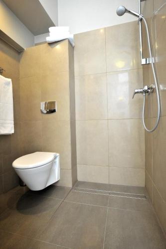 Standard Double Room image 4