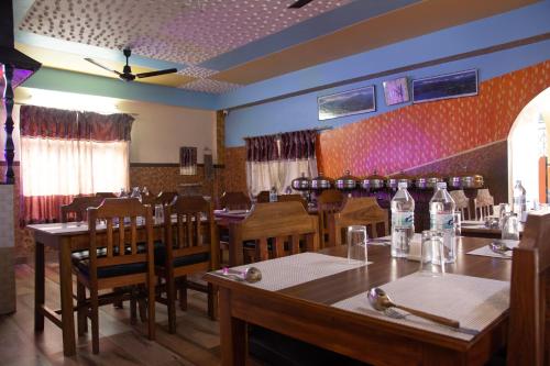 Hotel Middle Point Pvt Ltd – Pokhara, FL