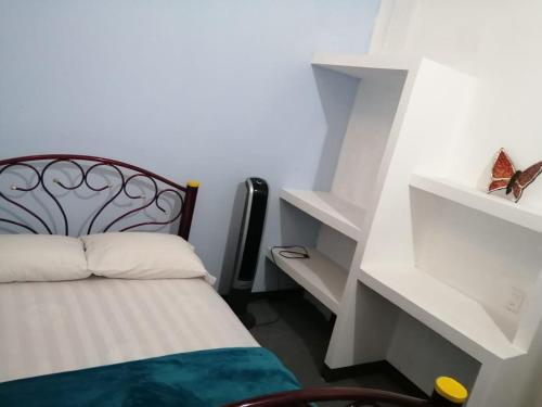 Hostal Bahia Acapulco 'Habitaciones Sencillas Economicas'