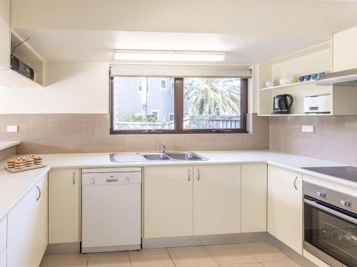 Carindale, 16 19-23 Dowling Street - Ground floor unit with foxtel, complex pool and tennis Court, Nelson Bay (fotografie 10)