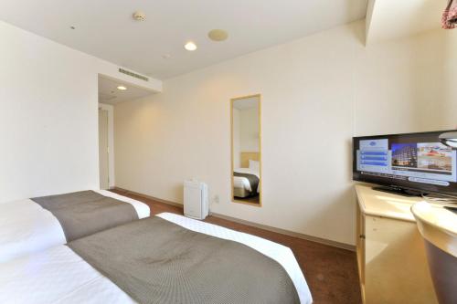 2 twin beds