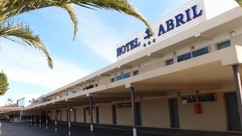 Hotel Abril - image 10
