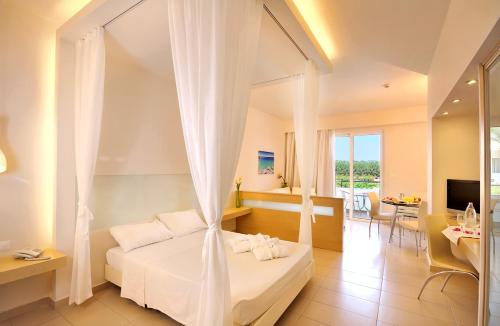 Afandou Bay Resort Suites - image 12