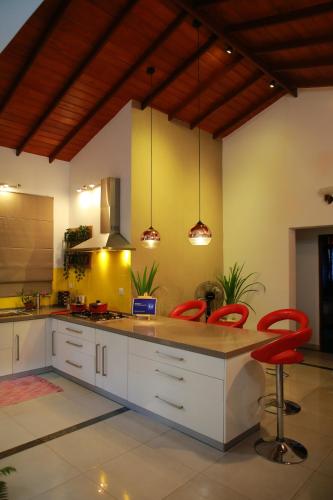 Kitchen, Colombo Orchid Villa in Sri Jayawardenepura Kotte
