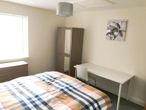 RW2 Guest House SA1 City Centre Step to the Beach