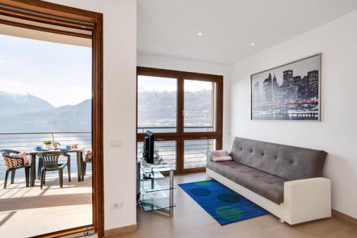  Bright Apartment with Balcony, Lake View & Shared Garden! in Bellano