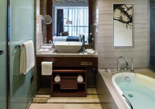 290205975 Crowne Plaza Hefei by IHG