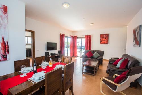 Inviting 3-Bed Villa in Playa Blanca - image 12