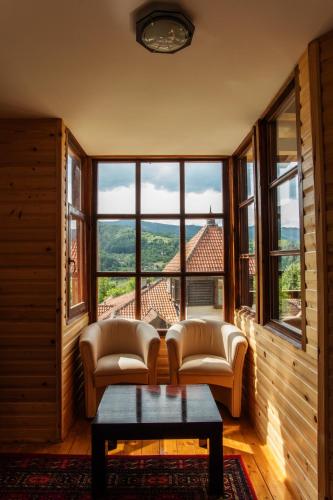 Konaciste Osmica in Mokra Gora