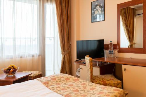 Burgas Beach Hotel Set in a prime location of Nessebar, Burgas Beach Hotel puts everything the city has to offer just outside your doorstep. The property features a wide range of facilities to make your stay a pleasant 