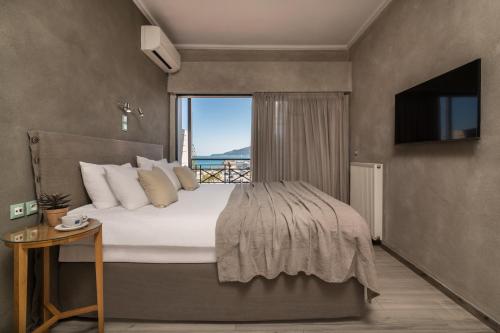 Double or Twin Room with Sea View