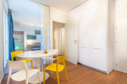  GuestHost - La Casetta di Jordi Bright Flat with Patio in Udine