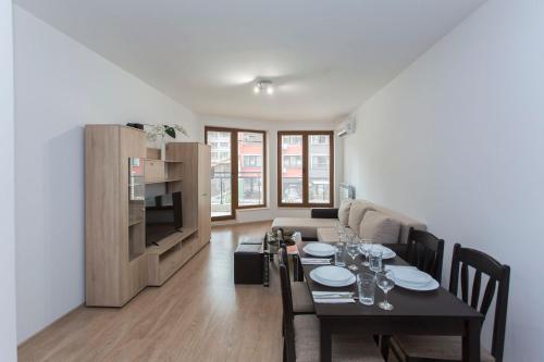 Modern and Bright Apartments near Center - FREE PARKING, Sofia (photo 6)