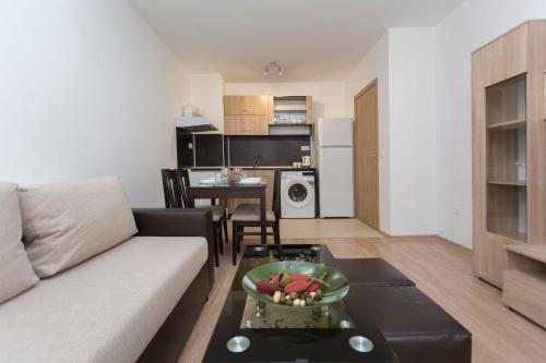 Modern and Bright Apartments near Center - FREE PARKING, Sofia (photo 10)