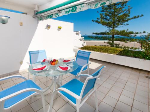 Apartment Oiza Canopus Sea Views at the beach