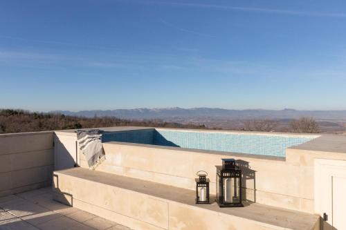 Peldbaseins, El Soto de Sojuela Luxury Chalet, Golf&Bosque in Sojuela