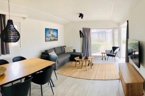 Beach Chalet Bad Hoophuizen VU43, Unterkunft in Hulshorst