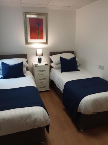Twin Room image 10