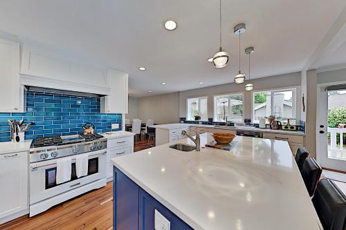 Upscale Rio Del Mar Estate - Walk to Beach & Golf home - image 6