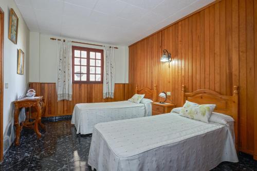 2 bedrooms appartement with shared pool terrace and wifi at Buenavista del Norte 1 km away from the beach