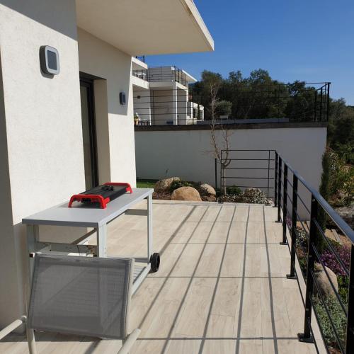 Jolie villa 6 pers récente climatisée piscine chauffée vue mer - image 10