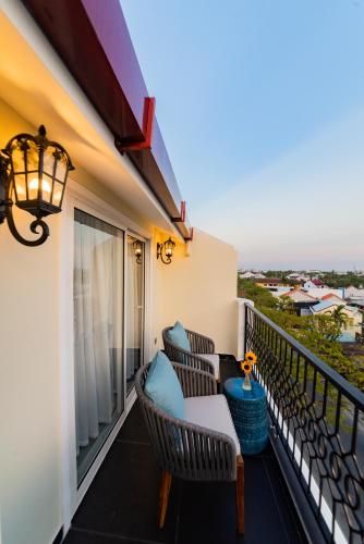 Hoi An Merrily De Art Hotel - 발코니/테라스
