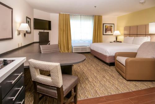 Candlewood Suites Baton Rouge - College Drive