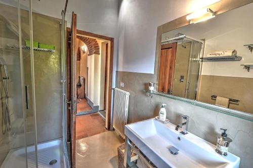 Three-Bedroom Villa image 9
