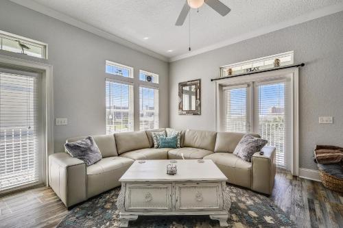 C Dreams by Book That Condo