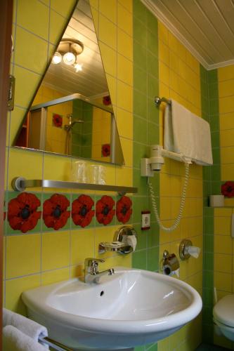 Hotel Garni Elegant - image 12