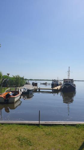 Buiten Huisje aan de Vaart 1