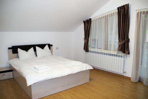 Hotel Corina - image 14
