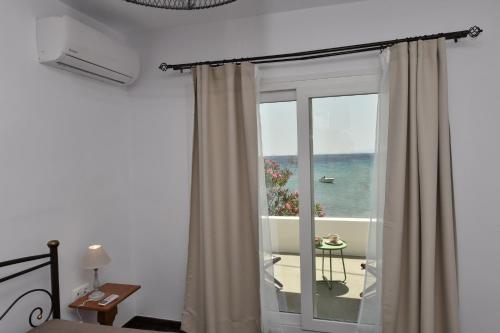 Seaside home in Kardiani/Giannaki bay - Agnes's Home