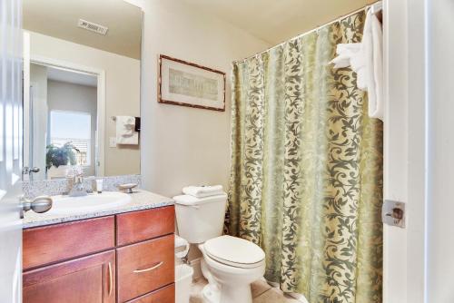 Laketown Wharf Resort #724 by Book That Condo - image 3