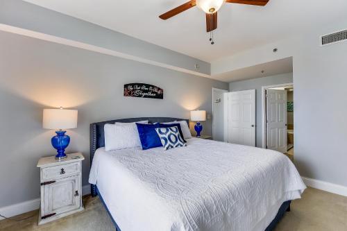 Laketown Wharf Resort #1007 by Book That Condo - image 5