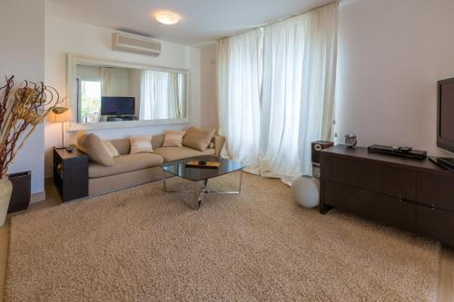Apartment image 9