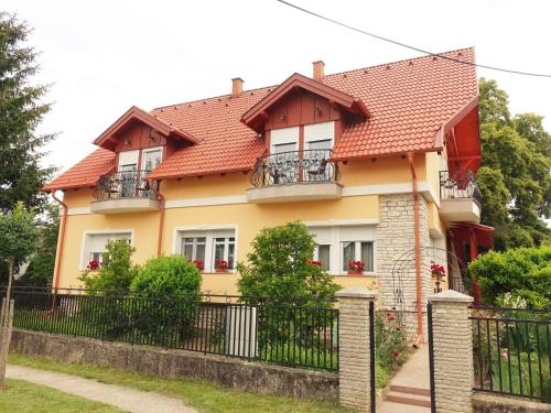 Apartments in Balatonbereny 40425 - Balatonberény